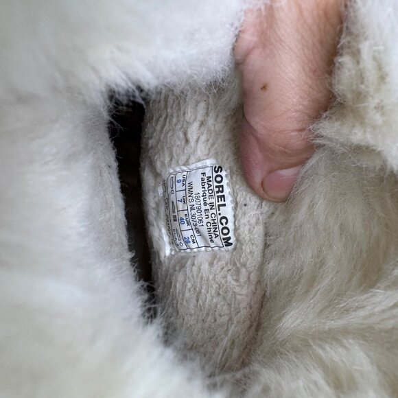 Sorel Gray Ankle Boots with Cream Fur - Picture 9 of 10